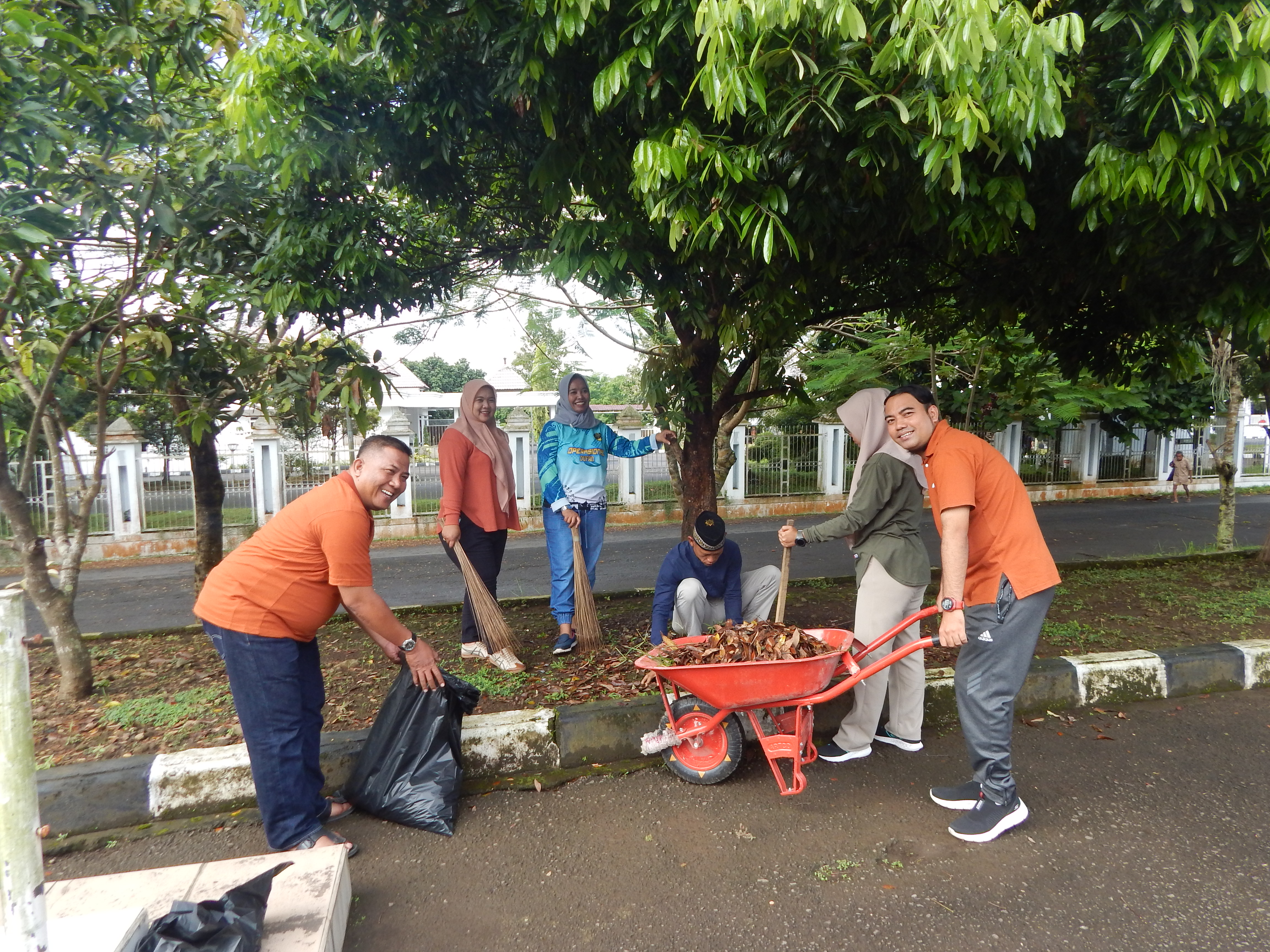 Aksi Nyata Jumat Bersih