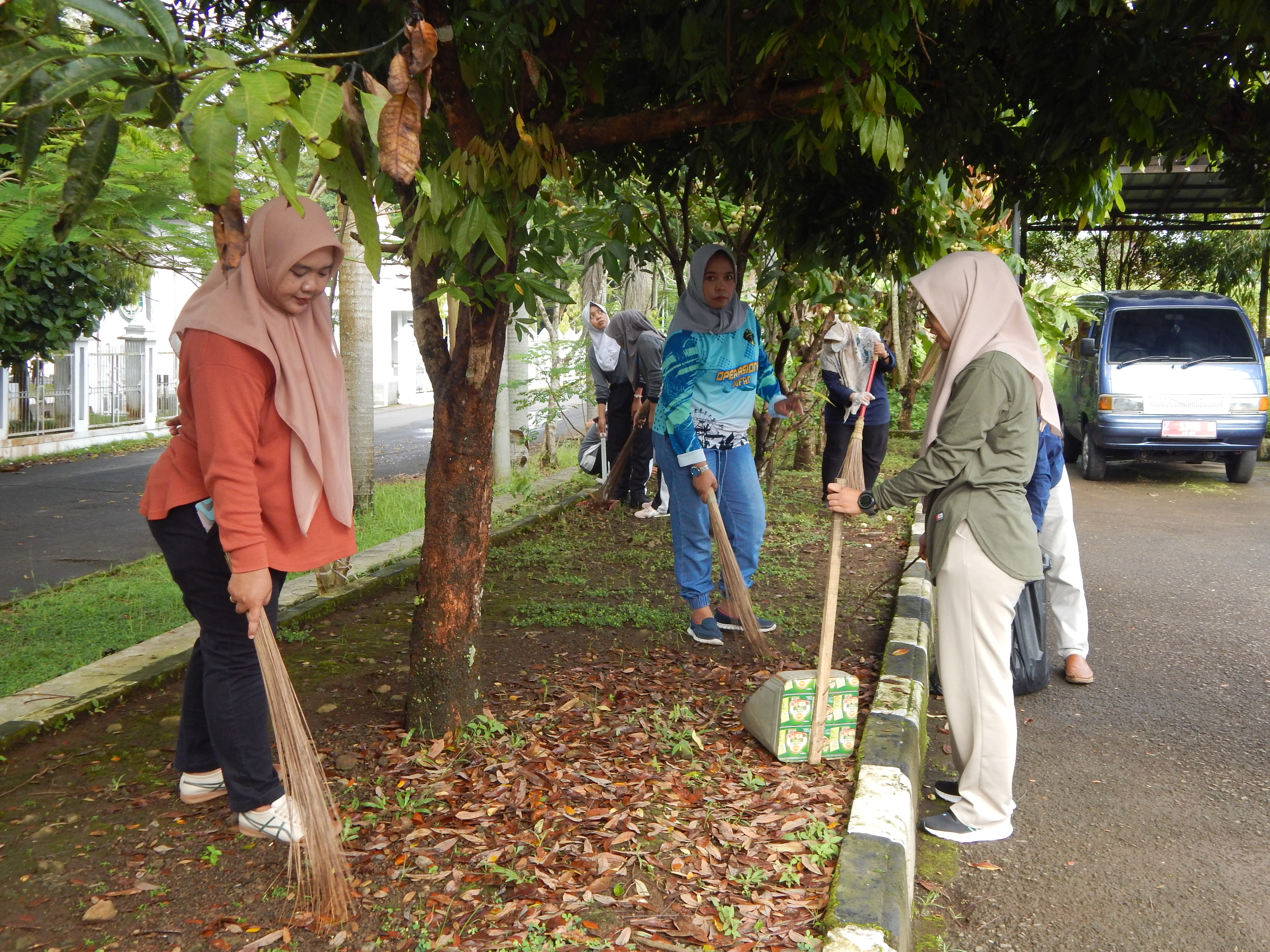 Aksi Nyata Jumat Bersih